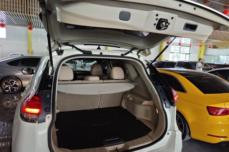 Used Nissan X-Trail 2017 2.0L CVT Comfort Edition 2WD Trunk