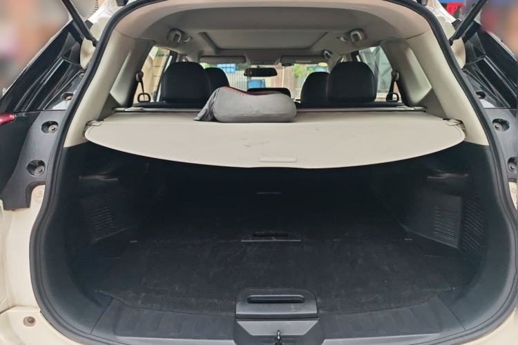 Used Nissan X-Trail 2017 2.0L CVT Comfort Edition 2WD Trunk