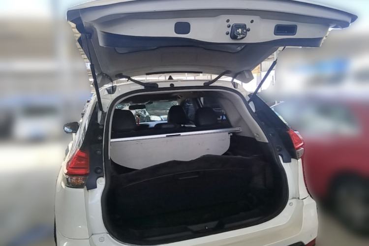 Used Nissan X-Trail 2017 2.0L CVT Comfort Edition 2WD Trunk