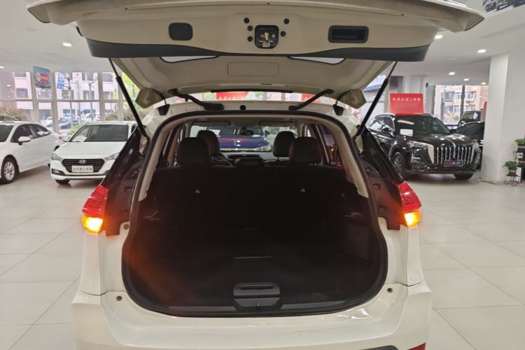 Used Nissan X-Trail 2017 2.0L CVT Comfort Edition 2WD Trunk