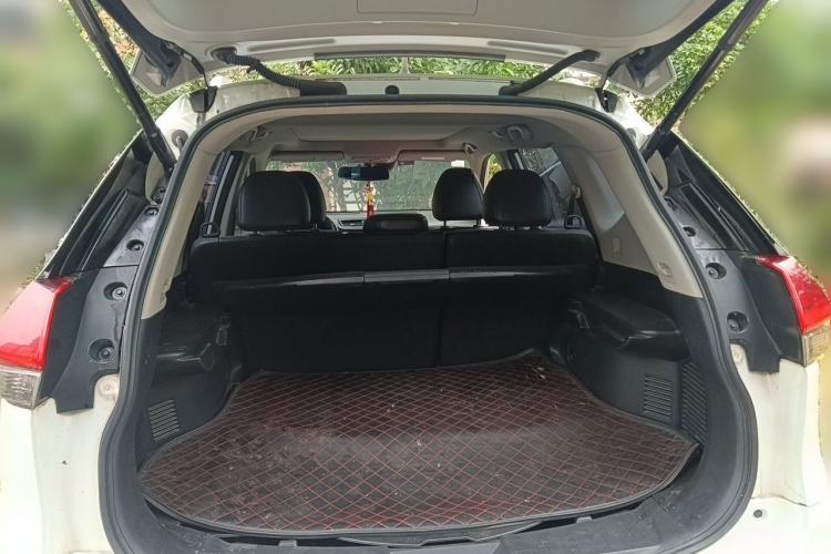 Used Nissan X-Trail 2017 2.5L CVT Luxury Edition 4WD Trunk