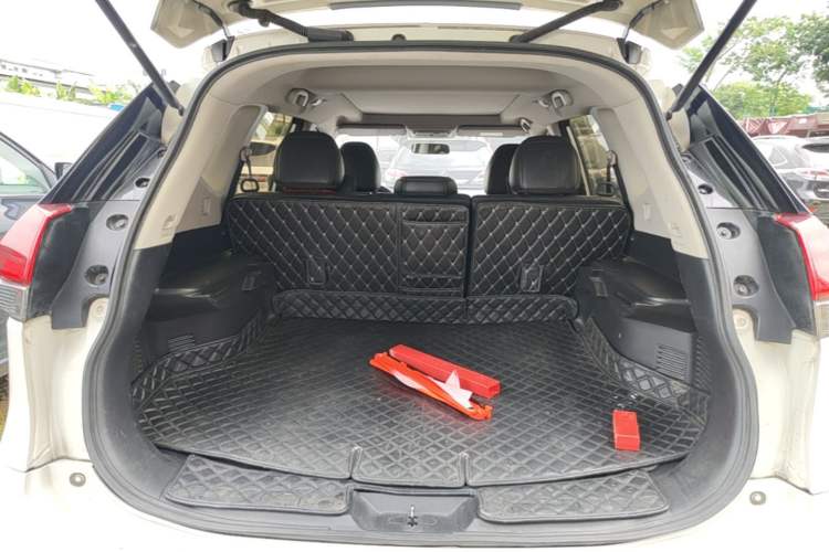Used Nissan X-Trail 2017 2.0L CVT Comfort Edition 2WD Trunk
