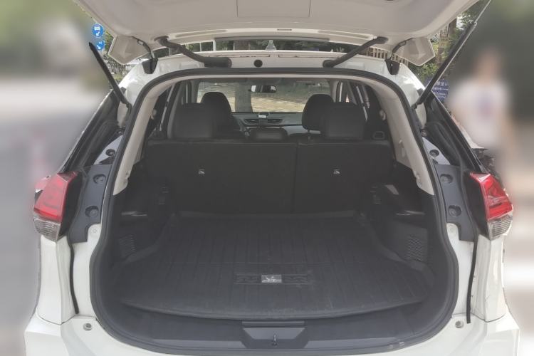 Used Nissan X-Trail 2017 2.0L CVT Comfort Edition 2WD Trunk