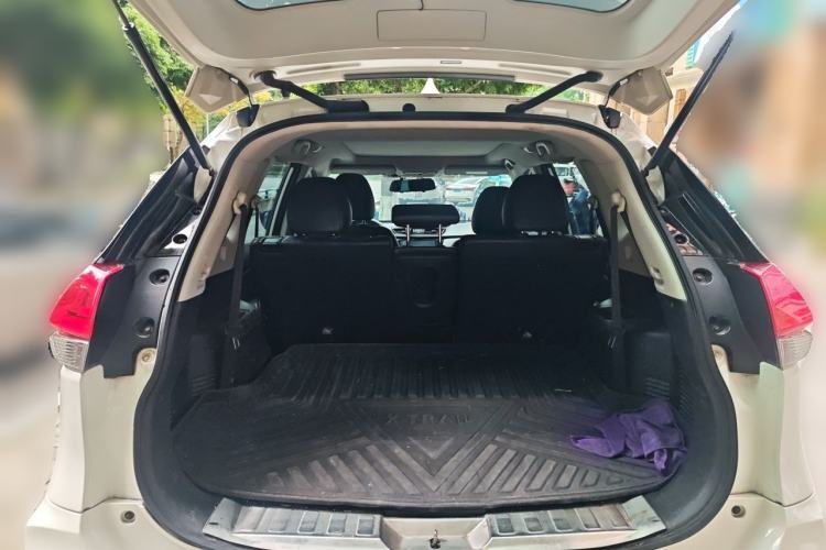 Used Nissan X-Trail 2017 2.0L CVT 7-Seater Comfort Edition 2WD Trunk