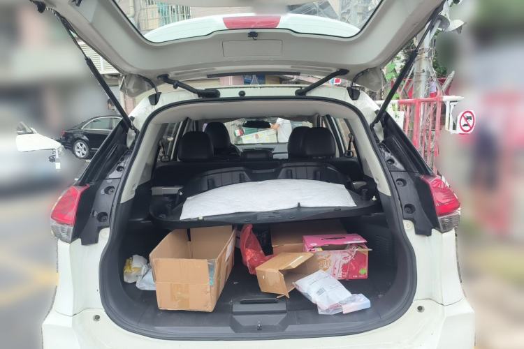 Used Nissan X-Trail 2017 2.0L CVT Comfort Edition 2WD Trunk