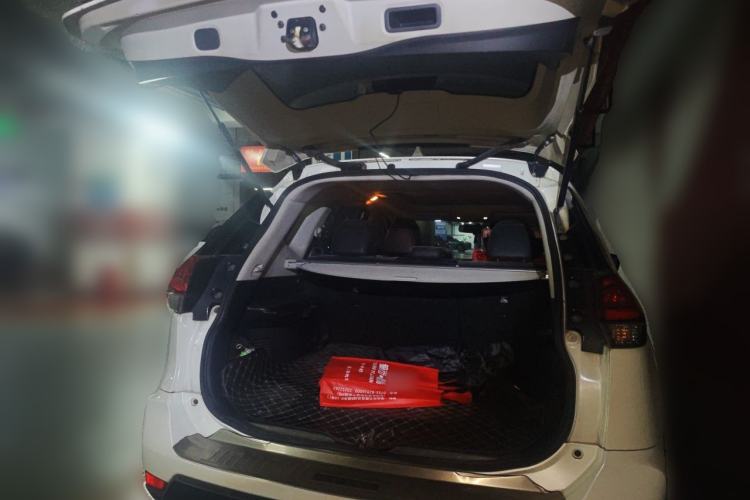 Used Nissan X-Trail 2017 2.0L CVT Comfort Edition 2WD Trunk
