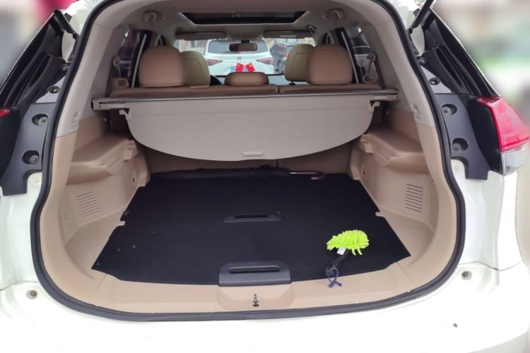 Used Nissan X-Trail 2017 2.0L CVT Comfort Edition 2WD Trunk