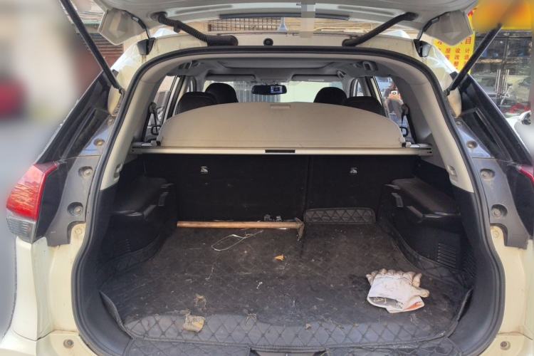 Used Nissan X-Trail 2017 2.0L CVT Comfort Edition 2WD Trunk