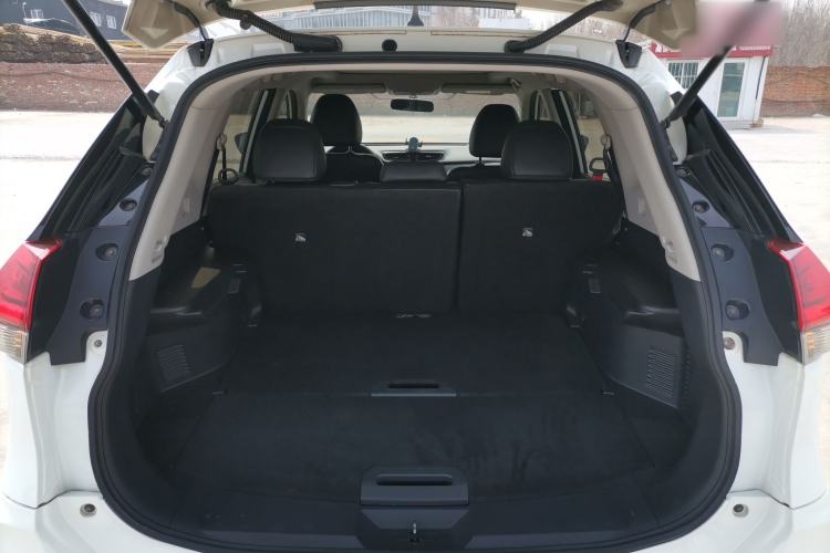 Used Nissan X-Trail 2017 2.0L CVT Comfort Edition 2WD Trunk