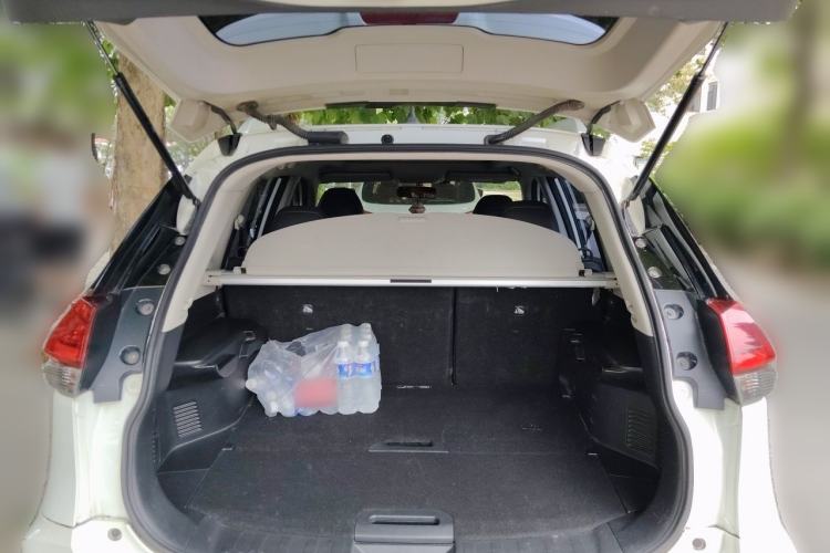 Used Nissan X-Trail 2017 2.0L CVT Comfort Edition 2WD Trunk