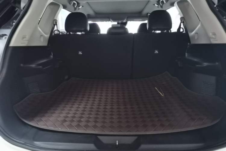 Used Nissan X-Trail 2017 2.5L CVT Luxury Edition 4WD Trunk