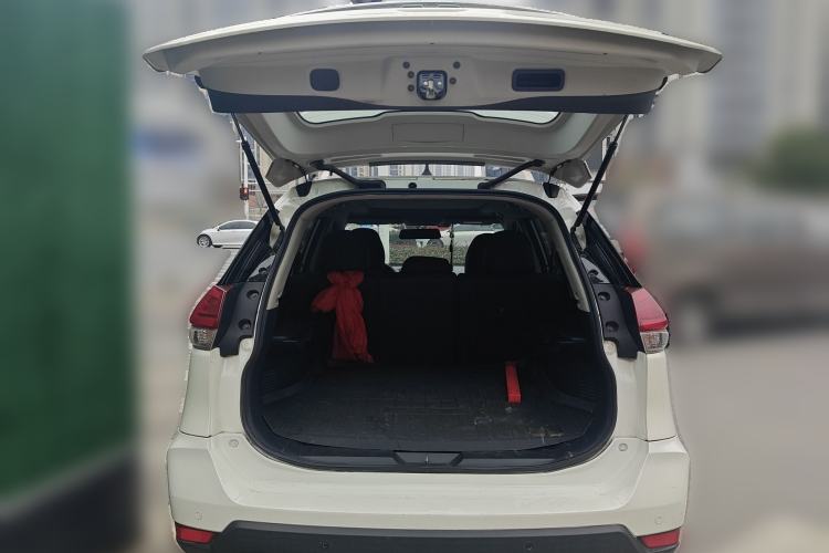 Used Nissan X-Trail 2017 2.0L CVT Comfort Edition 2WD Trunk
