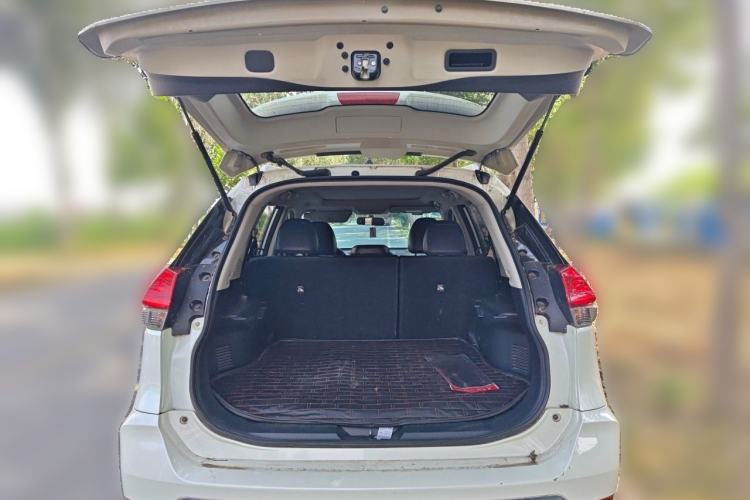 Used Nissan X-Trail 2017 2.0L CVT Comfort Edition 2WD Trunk