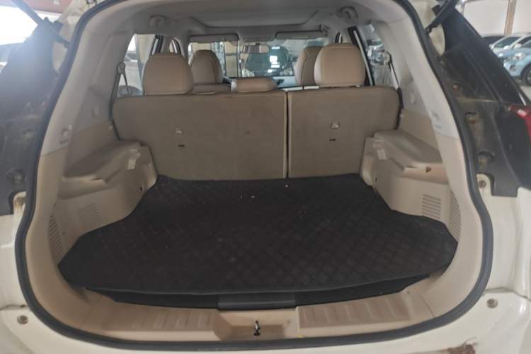 Used Nissan X-Trail 2017 2.0L CVT Comfort Edition 2WD Trunk