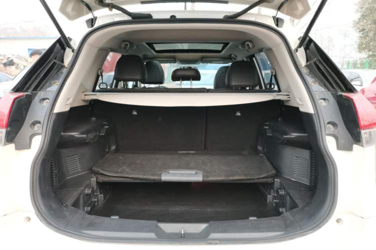 Used Nissan X-Trail 2017 2.0L CVT Comfort Edition 2WD Trunk