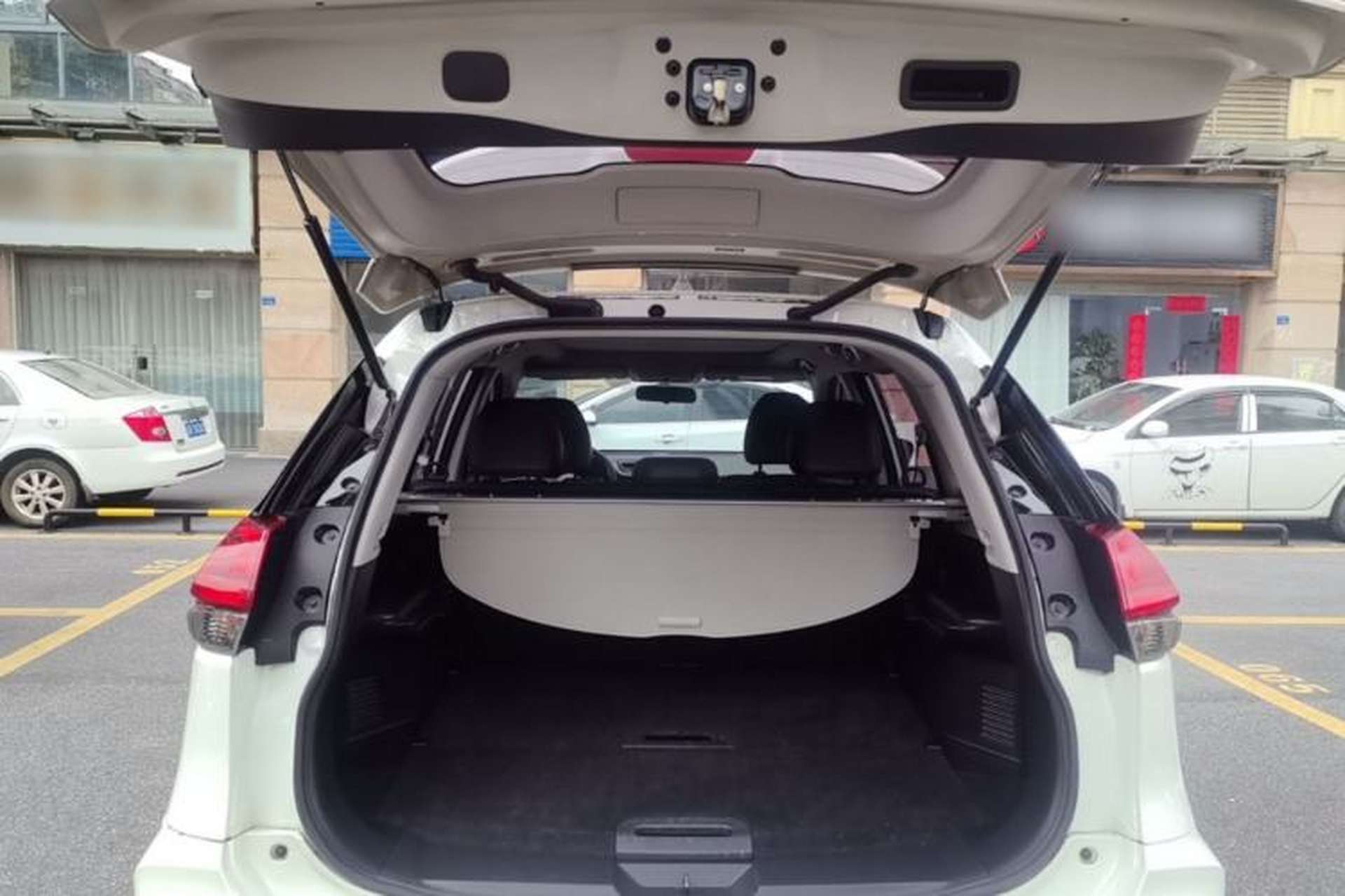 Used Nissan X-Trail 2017 2.0L CVT Comfort Edition 2WD Trunk