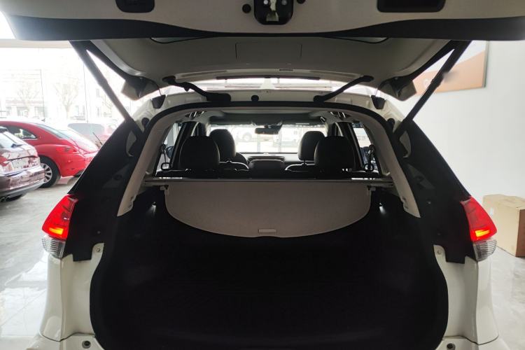 Used Nissan X-Trail 2017 2.5L CVT Luxury Edition 4WD Trunk