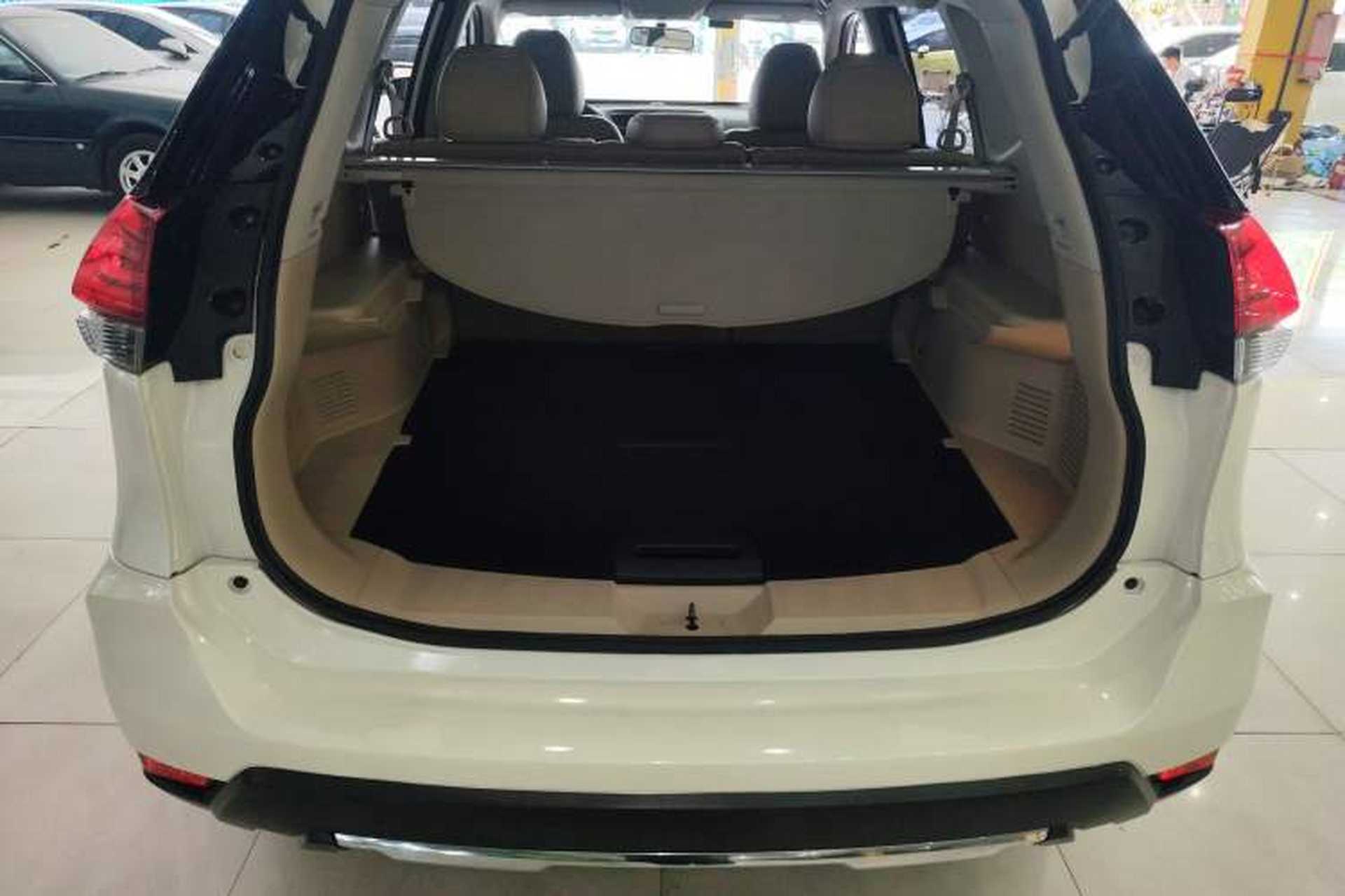 Used Nissan X-Trail 2017 2.0L CVT Comfort Edition 2WD Trunk