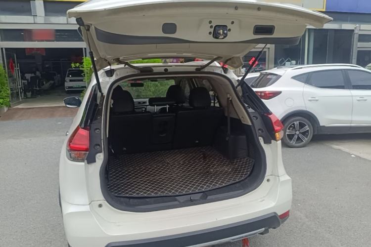 Used Nissan X-Trail 2017 2.0L CVT 7-Seater Comfort Edition 2WD Trunk