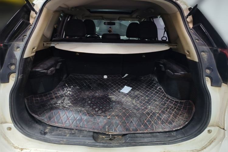 Used Nissan X-Trail 2017 2.0L CVT Comfort Edition 2WD Trunk