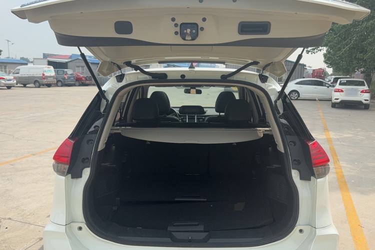 Used Nissan X-Trail 2017 2.0L CVT Comfort Edition 2WD Trunk