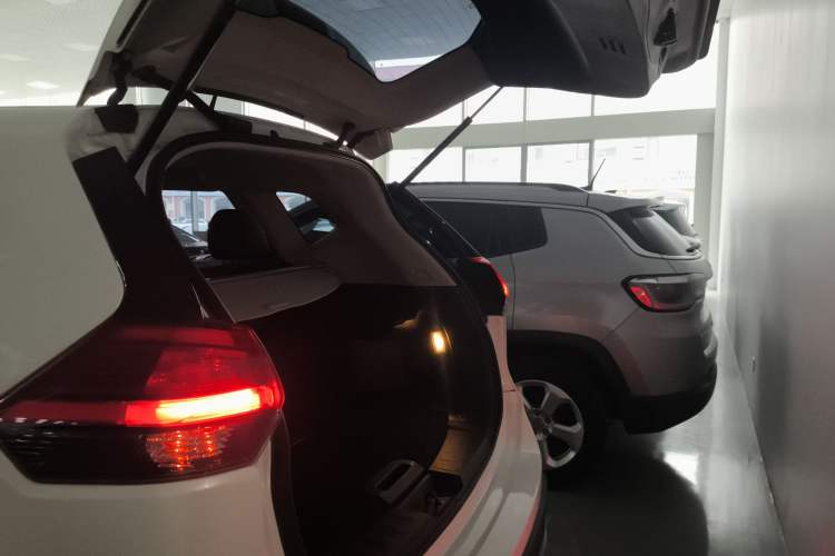 Used Nissan X-Trail 2017 2.0L CVT Comfort Edition 2WD Trunk