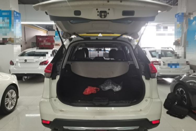Used Nissan X-Trail 2017 2.0L CVT Comfort Edition 2WD Trunk