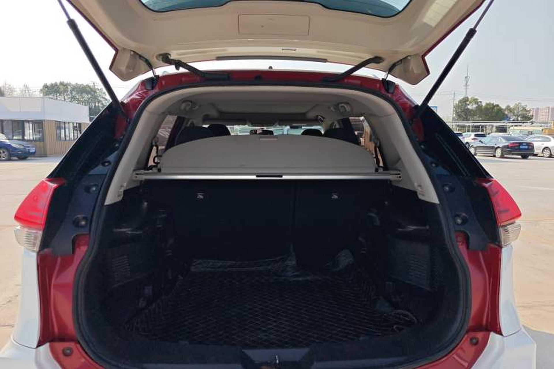 Used Nissan X-Trail 2017 2.0L CVT Comfort Edition 2WD Trunk