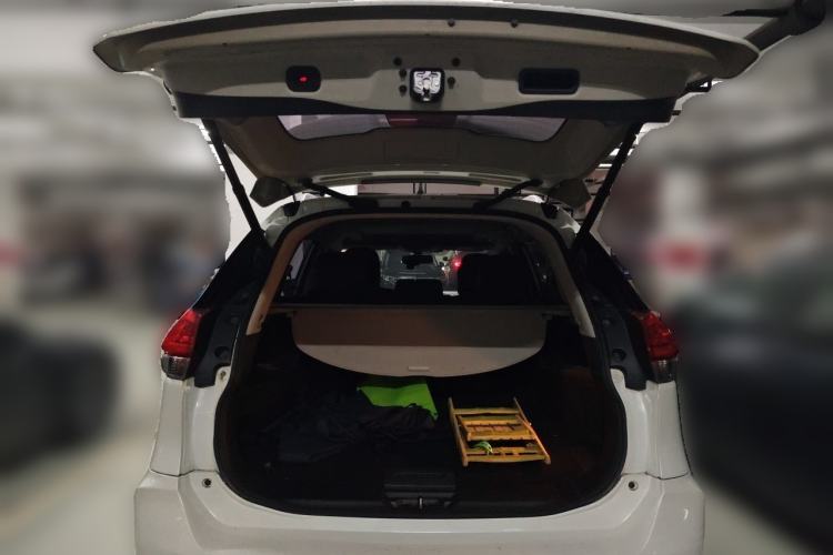 Used Nissan X-Trail 2017 2.0L CVT Comfort Edition 2WD Trunk