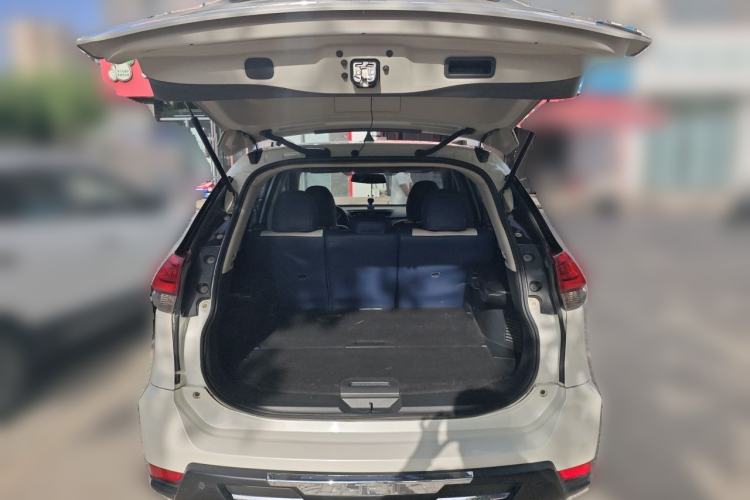 Used Nissan X-Trail 2017 2.0L CVT Comfort Edition 2WD Trunk