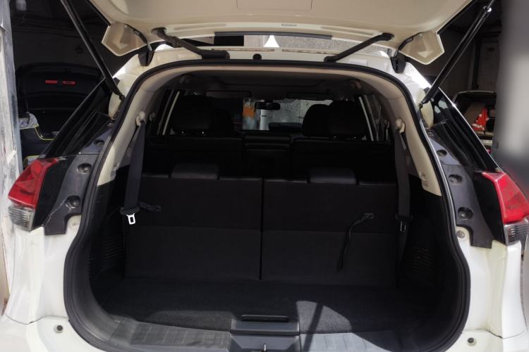Used Nissan X-Trail 2017 2.5L CVT 7-Seater Leading Edition 4WD Trunk