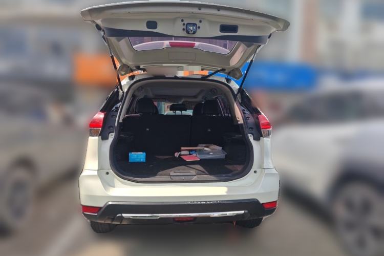 Used Nissan X-Trail 2017 2.0L CVT Comfort Edition 2WD Trunk