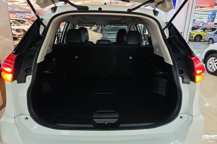 Used Nissan X-Trail 2017 2.0L CVT Comfort Edition 2WD Trunk