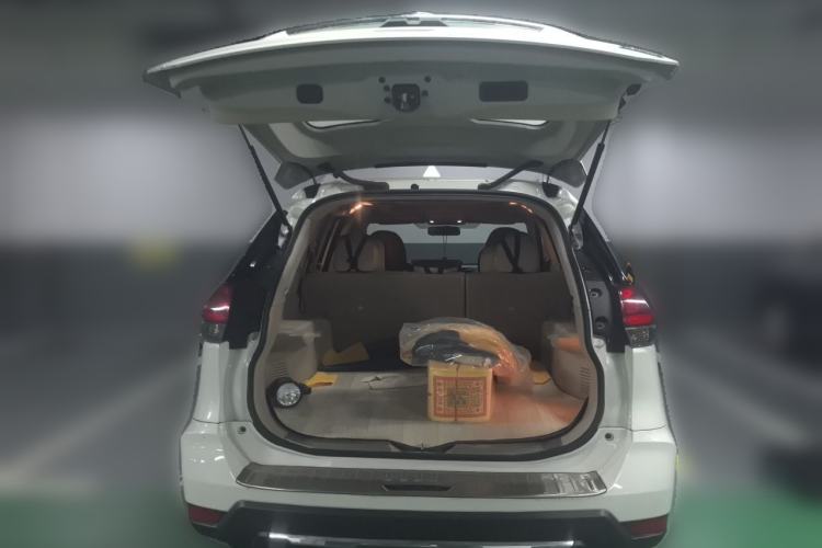 Used Nissan X-Trail 2017 2.0L CVT Comfort Edition 2WD Trunk