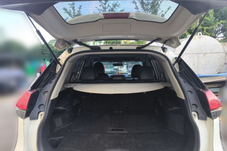 Used Nissan X-Trail 2017 2.0L CVT Comfort Edition 2WD Trunk