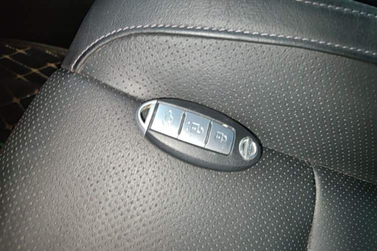 Used Nissan X-Trail 2017 2.0L CVT Comfort Edition 2WD Vehicle Key