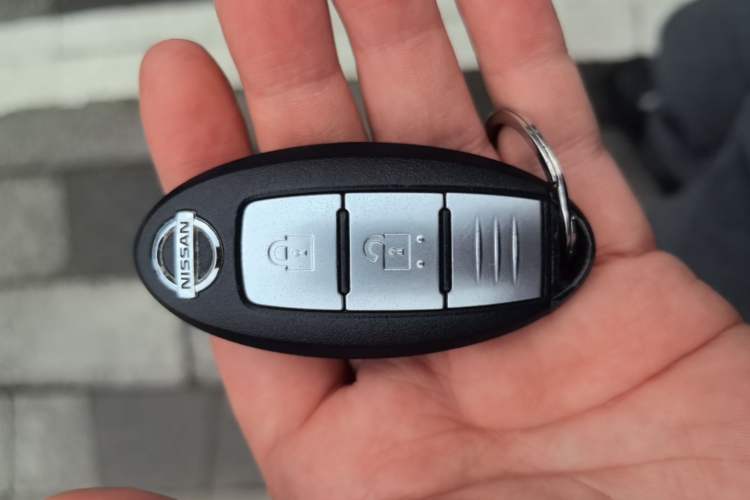 Used Nissan X-Trail 2017 2.0L CVT Comfort Edition 2WD Vehicle Key