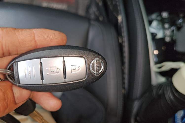 Used Nissan X-Trail 2017 2.0L CVT Comfort Edition 2WD Vehicle Key