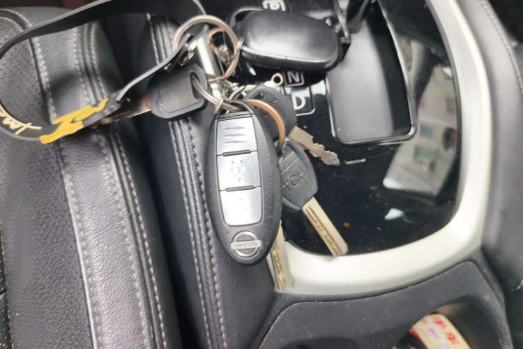 Used Nissan X-Trail 2017 2.0L CVT Comfort Edition 2WD Vehicle Key