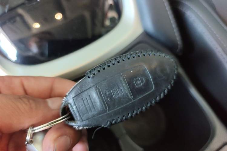 Used Nissan X-Trail 2017 2.0L CVT Comfort Edition 2WD Vehicle Key