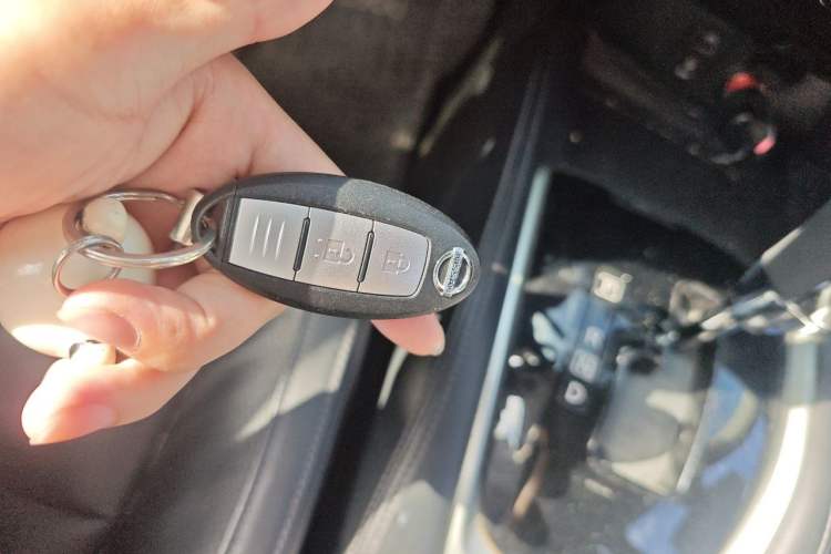 Used Nissan X-Trail 2017 2.0L CVT Comfort Edition 2WD Vehicle Key