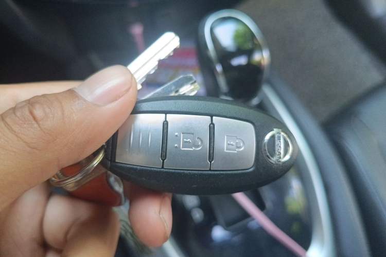Used Nissan X-Trail 2017 2.0L CVT Comfort Edition 2WD Vehicle Key