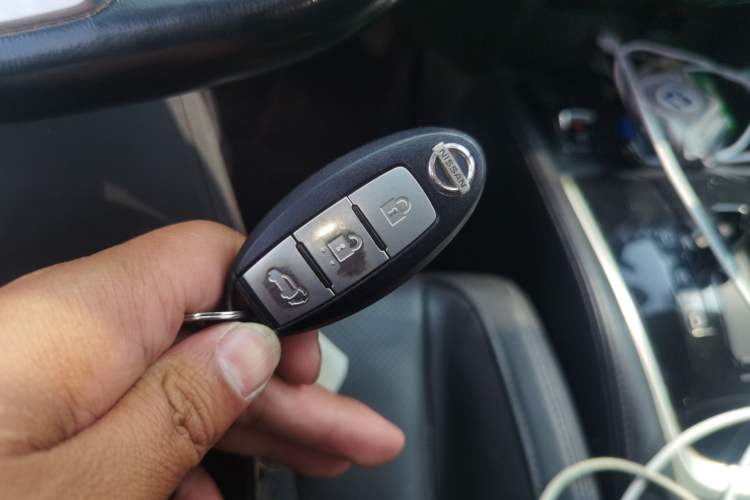 Used Nissan X-Trail 2017 2.5L CVT Luxury Edition 4WD Vehicle Key