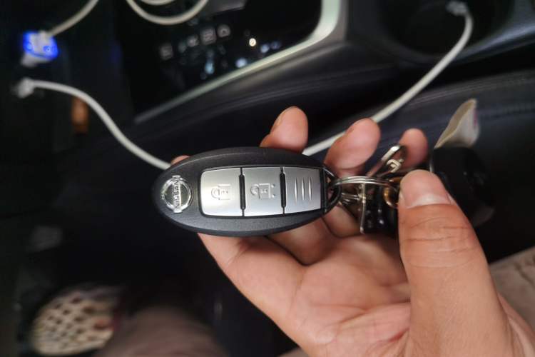 Used Nissan X-Trail 2017 2.0L CVT Comfort Edition 2WD Vehicle Key