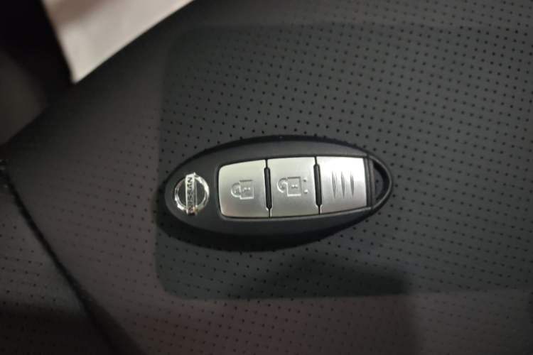 Used Nissan X-Trail 2017 2.0L CVT Comfort Edition 2WD Vehicle Key