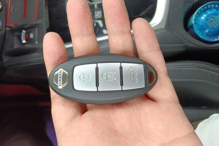 Used Nissan X-Trail 2017 2.5L CVT Luxury Edition 4WD Vehicle Key
