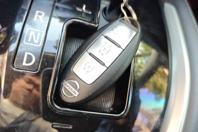 Used Nissan X-Trail 2017 2.0L CVT Comfort Edition 2WD Vehicle Key