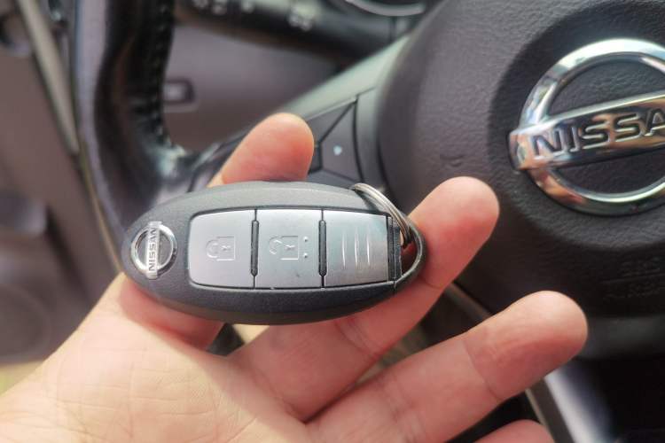 Used Nissan X-Trail 2017 2.0L CVT Smart Enjoyment Version 2WD Vehicle Key