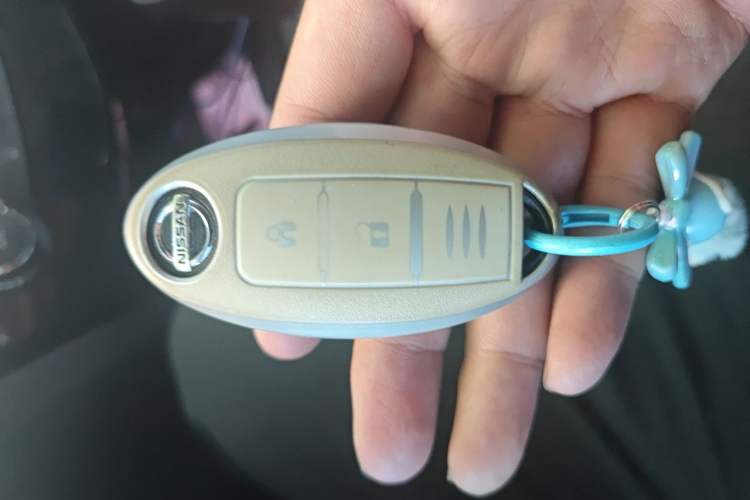 Used Nissan X-Trail 2017 2.0L CVT Comfort Edition 2WD Vehicle Key