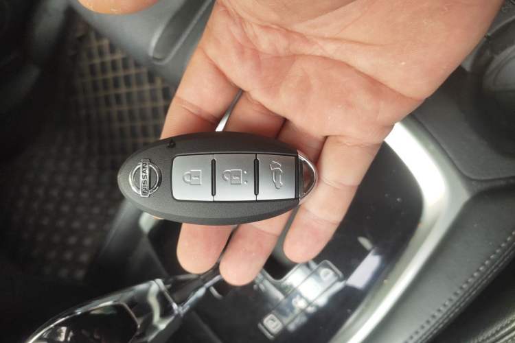 Used Nissan X-Trail 2017 2.0L CVT Comfort Edition 2WD Vehicle Key